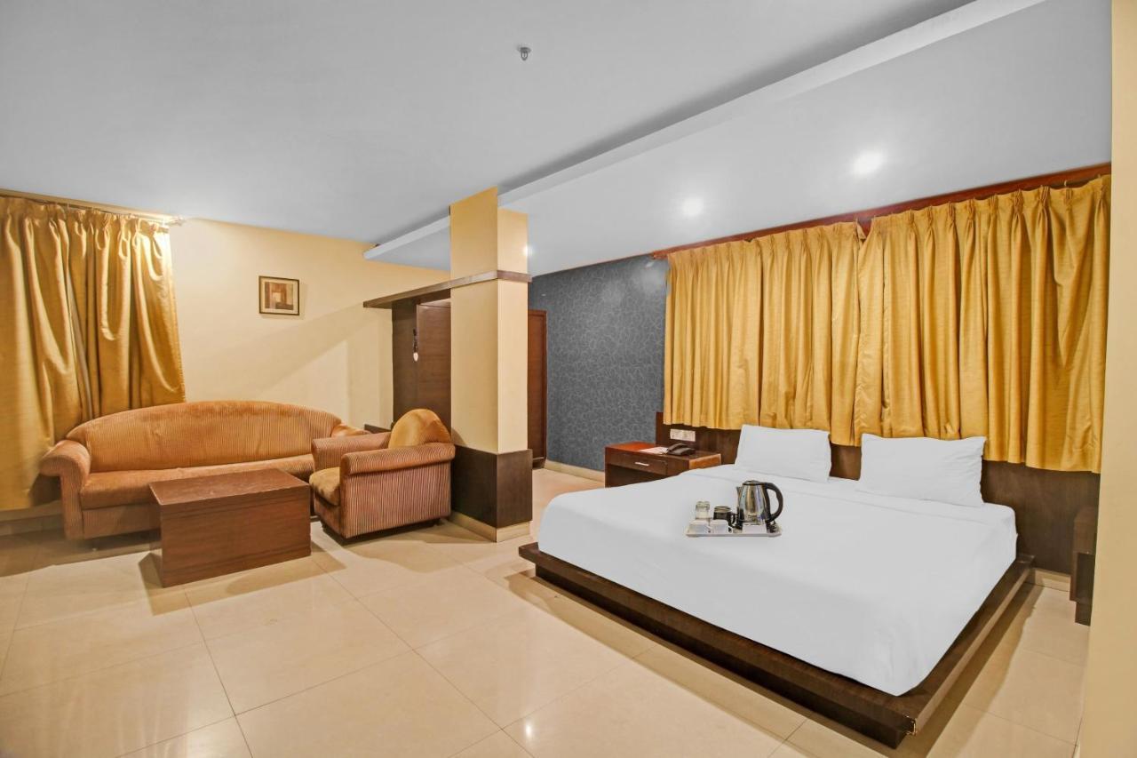 Hotel Townhouse The Grand Plaza Hyderabad Esterno foto