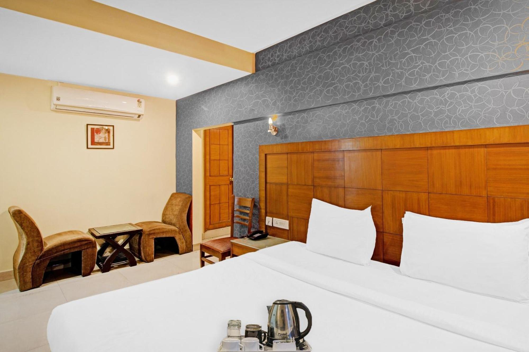 Hotel Townhouse The Grand Plaza Hyderabad Esterno foto