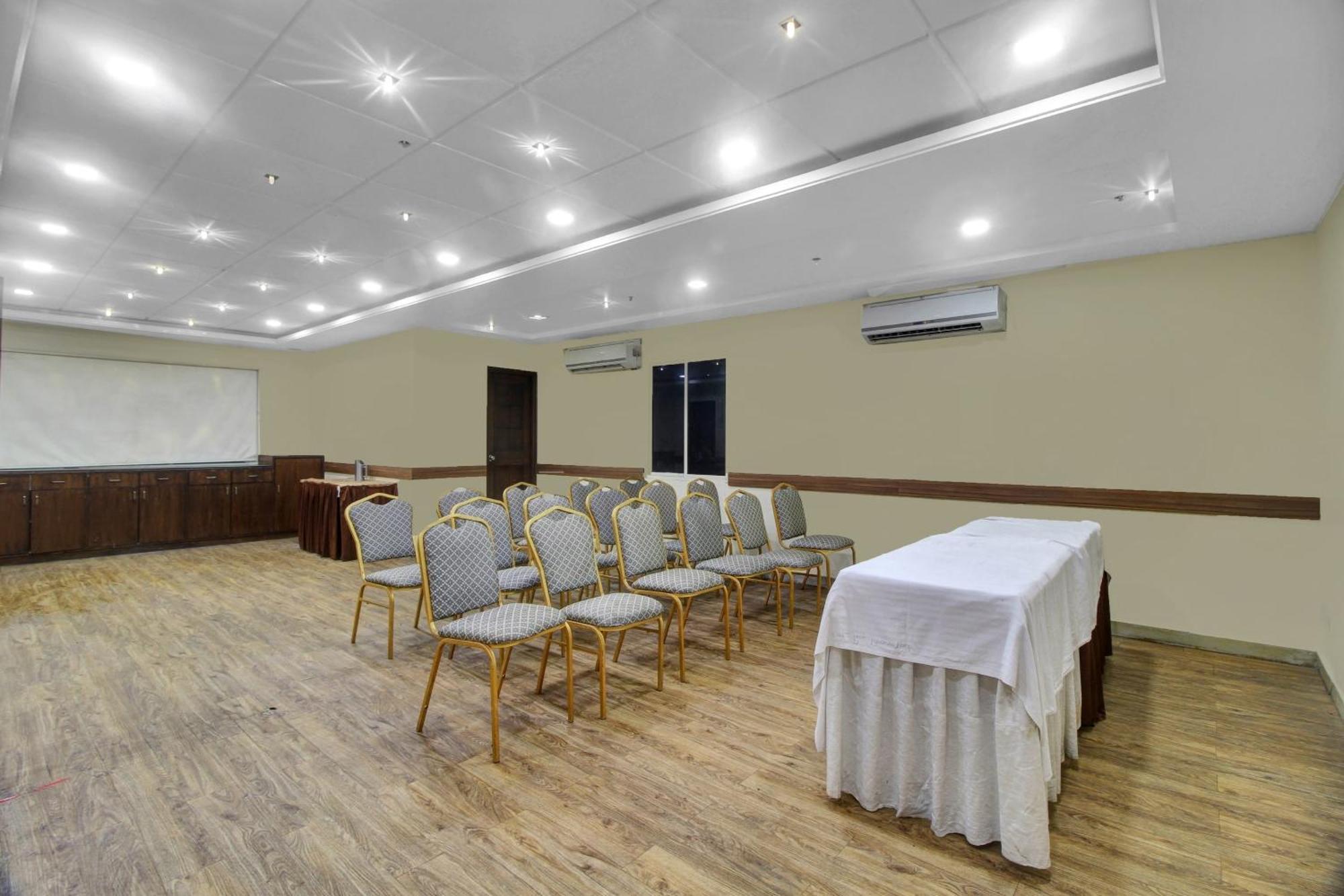 Hotel Townhouse The Grand Plaza Hyderabad Esterno foto