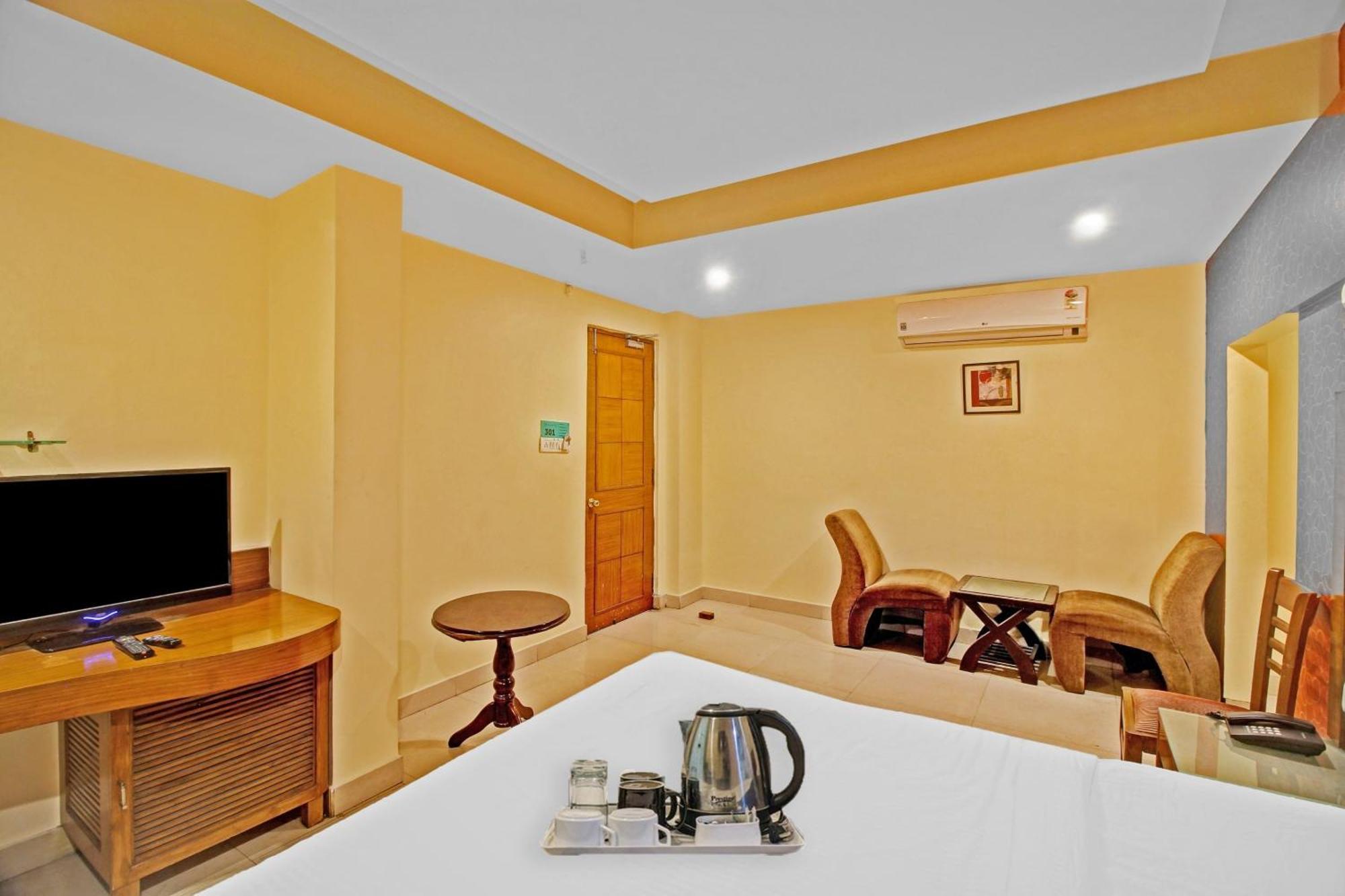 Hotel Townhouse The Grand Plaza Hyderabad Esterno foto