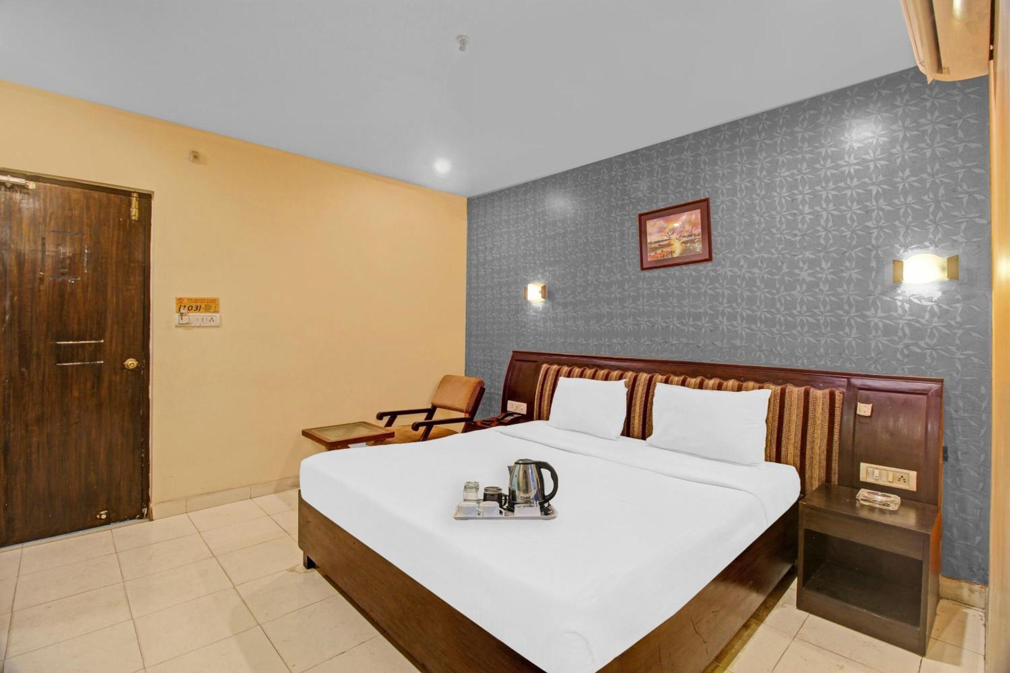 Hotel Townhouse The Grand Plaza Hyderabad Esterno foto